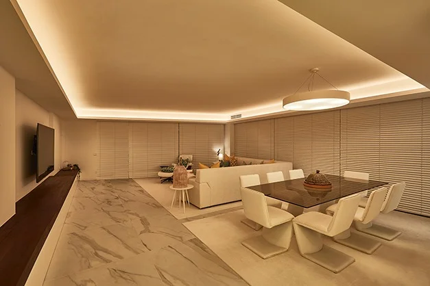 /wp-content/themes/selarom-ftm/assets/images/services/interiorismo/interiorismo-iluminacion-calida.png